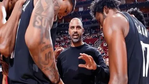 切尔西拒绝在卢卡库身上投入精力，球员前途堪忧。